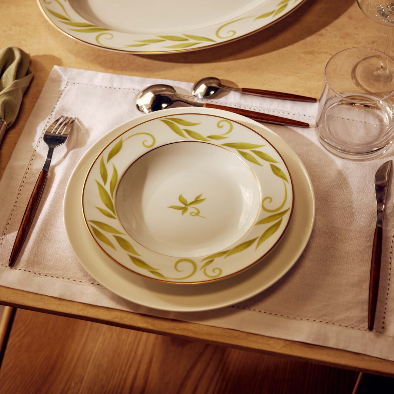 برناردو طبق الحساء فريفول دائري أخضر