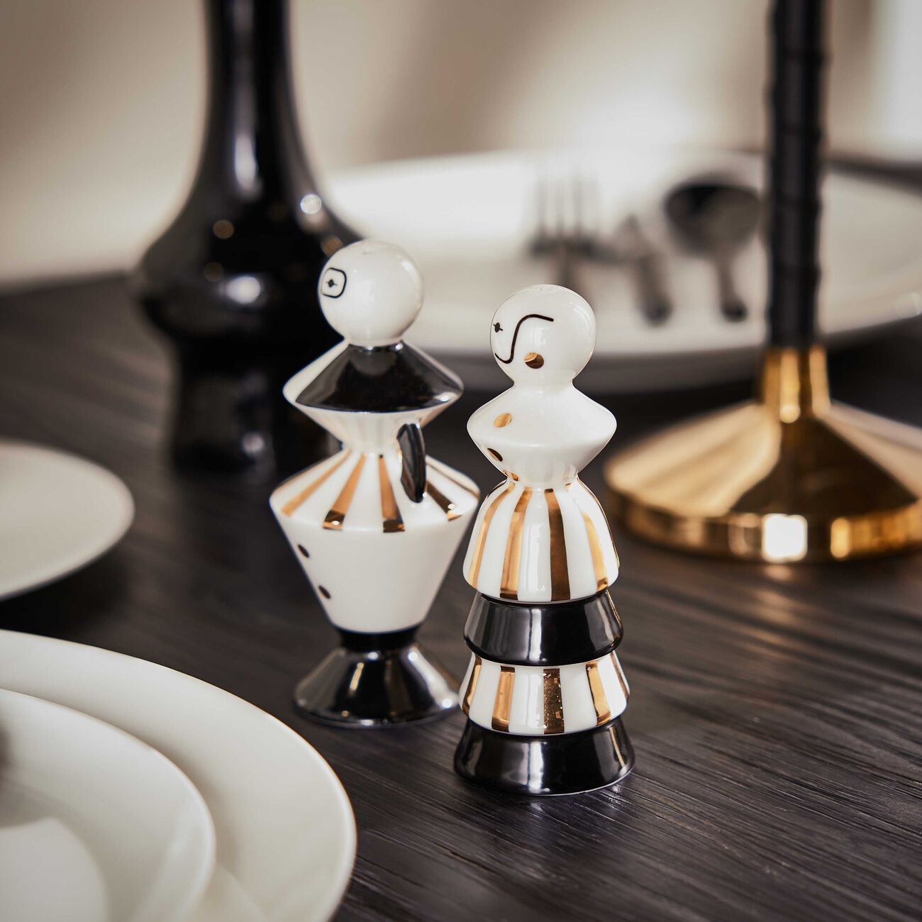 jonathan adler vienna salt pepper shakers white