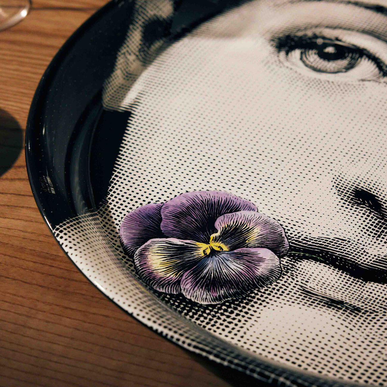 fornasetti tema e variazioni no 137 tray round extra large
