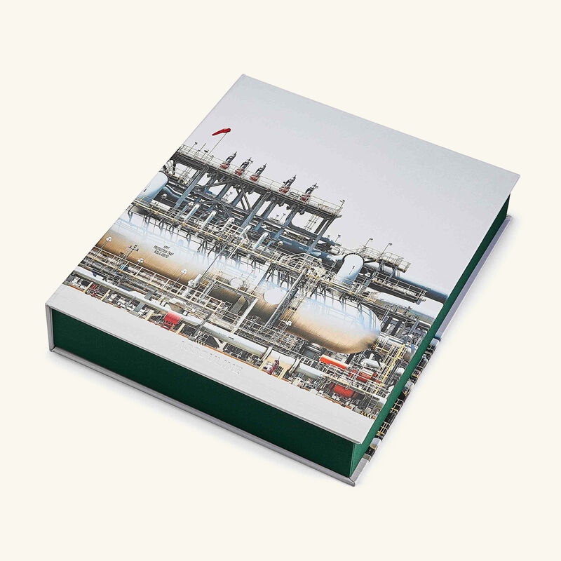 كتاب المملكة العربية السعودية: النفط من وجهة نظر فنية 42×35 سم 42 35