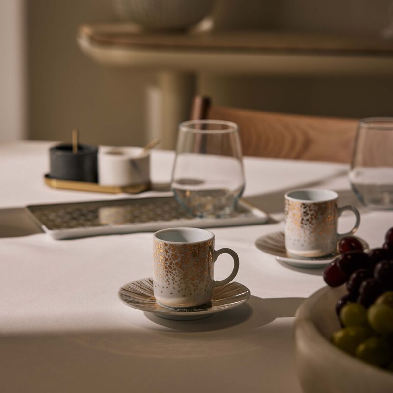 طقم تمرة دايتس توب المؤلف من فنجانين مع صحنيهما باللون الذهبي صلصال طقم تمرة دايتس توب المؤلف من فنجانين مع صحنيهما باللون الذهبي