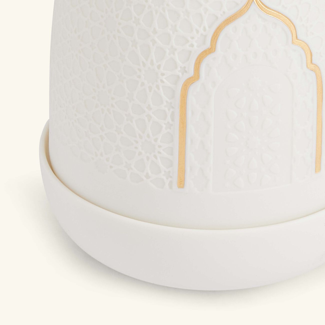 لادرو مصباح ضياء على شكل قبة باللون البني