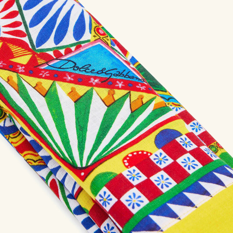 طقم كاريتو المؤلف من مفرش للأطباق ومنديل للمائدة دولتشي أند غابانا كازا طقم كاريتو المؤلف من مفرش للأطباق ومنديل للمائدة