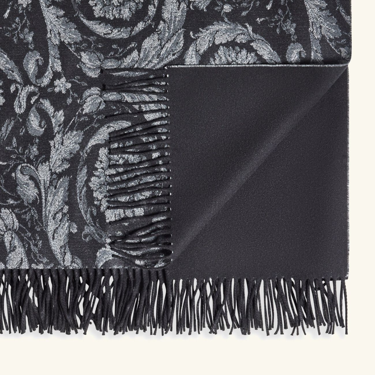 بطانية بنقوش عصر النهضة من باروكو فيرساتشي بطانية بنقوش عصر النهضة من باروكو