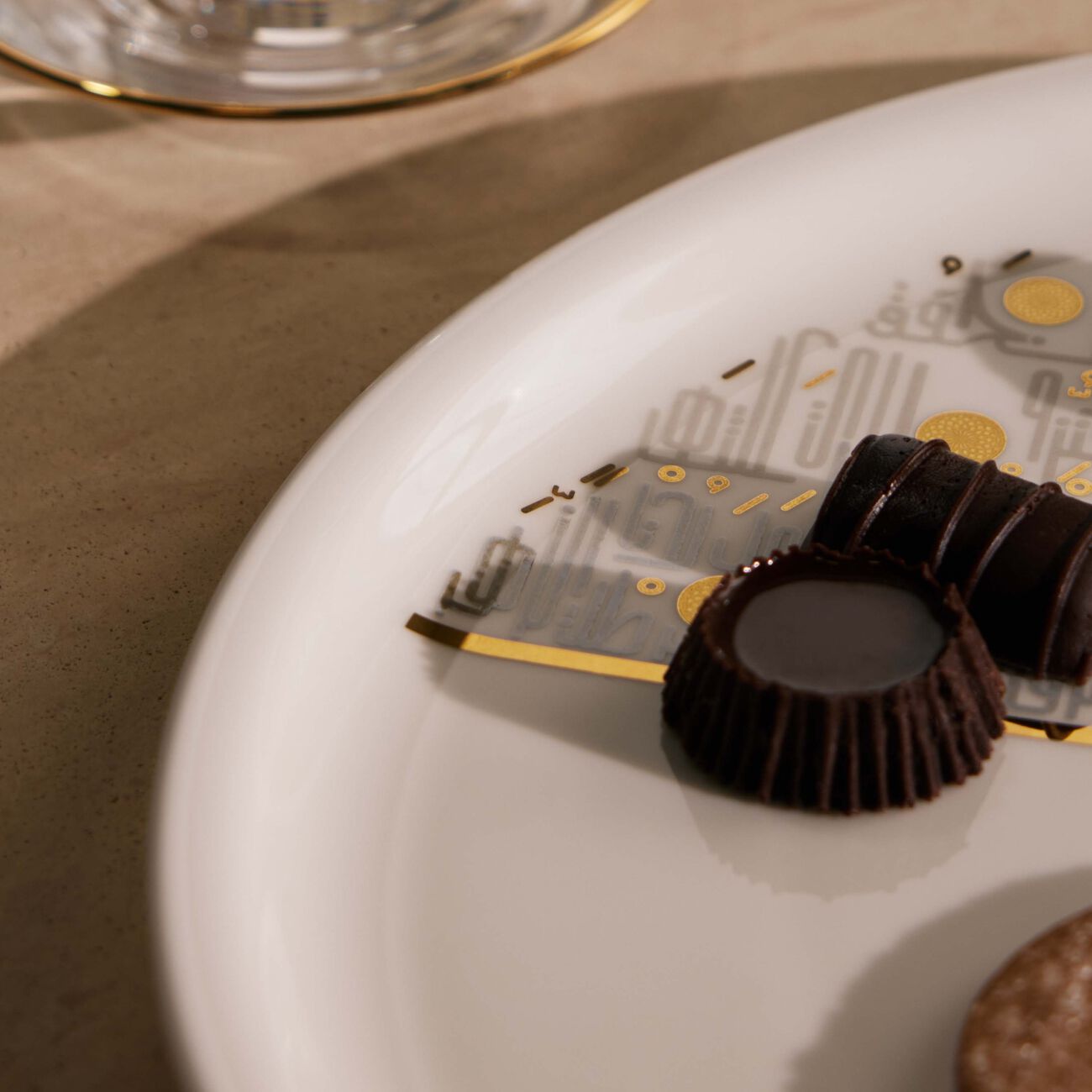 dimlaj hayat serving platter round gold 32cm