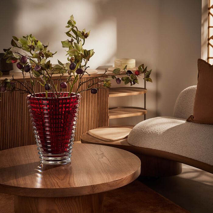 baccarat eye vase round large red