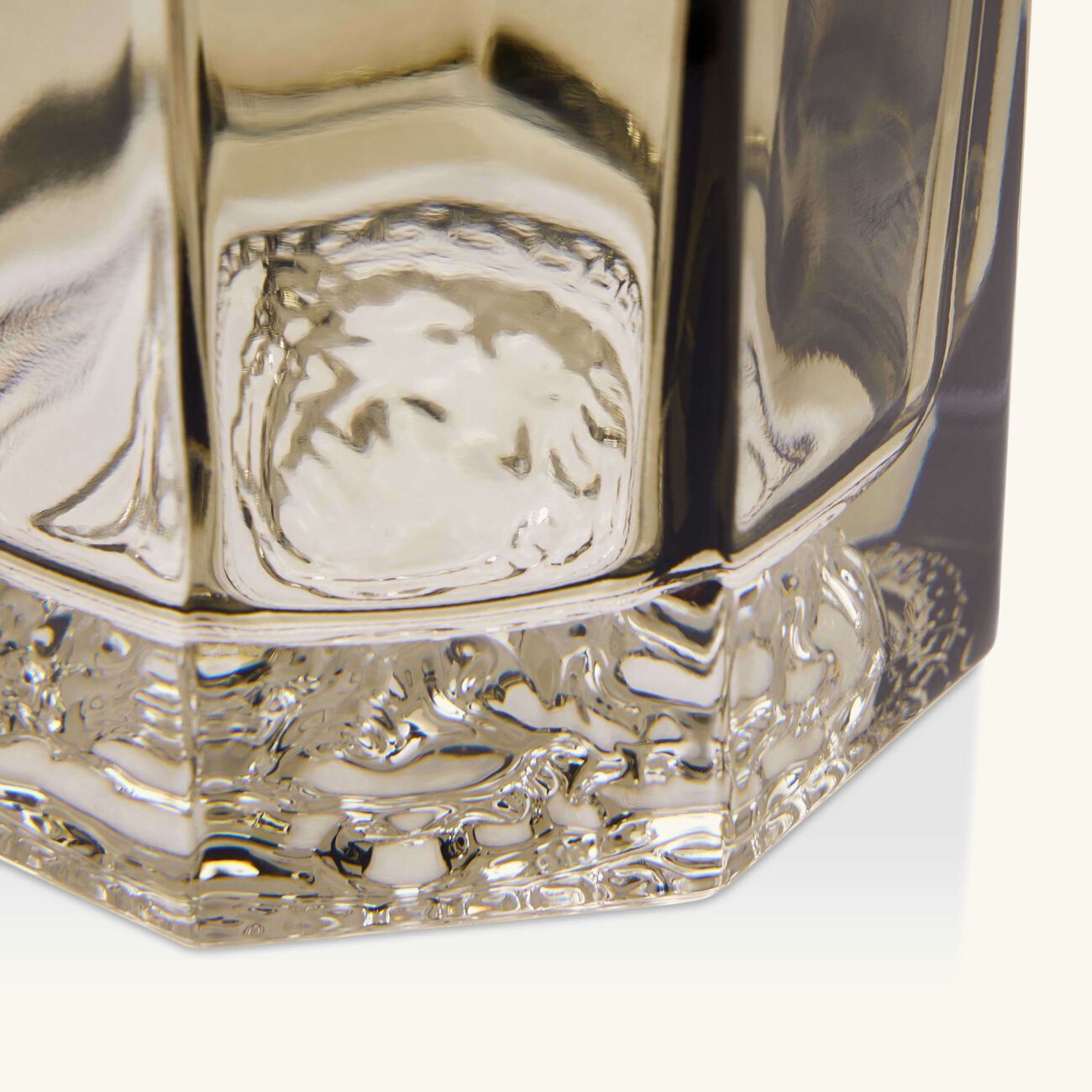 فيرساتشي طقم ميدوزا لوميير هيز مؤلف من كأسين للشرب باللون الأسود