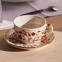 فيلاري فنجان شاي تاورمينا مع صحنه باللون الأحمر