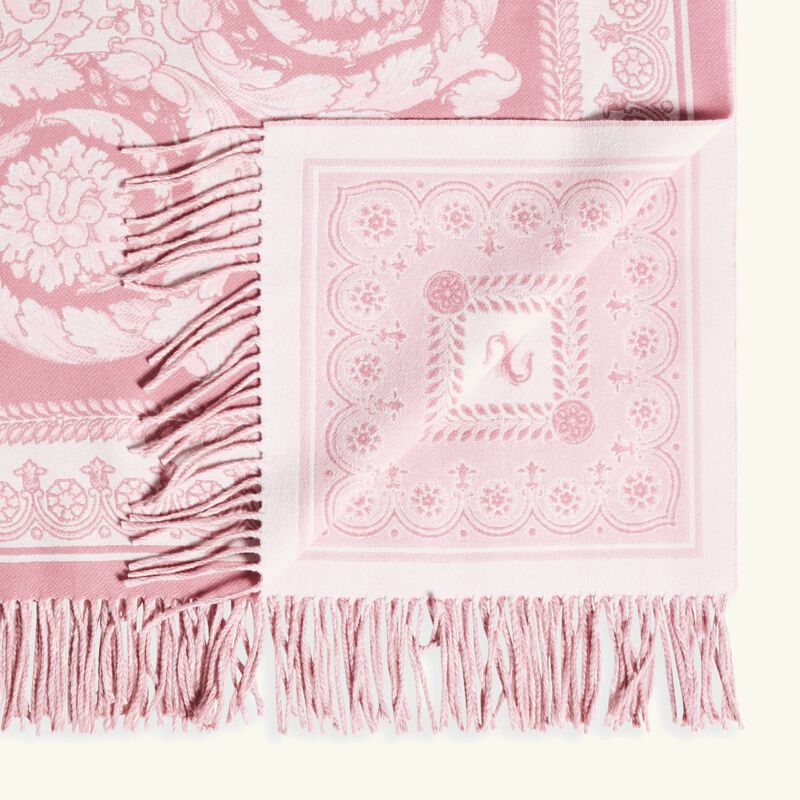 فيرساتشي بطانية كريت دو فلور بالشراريب