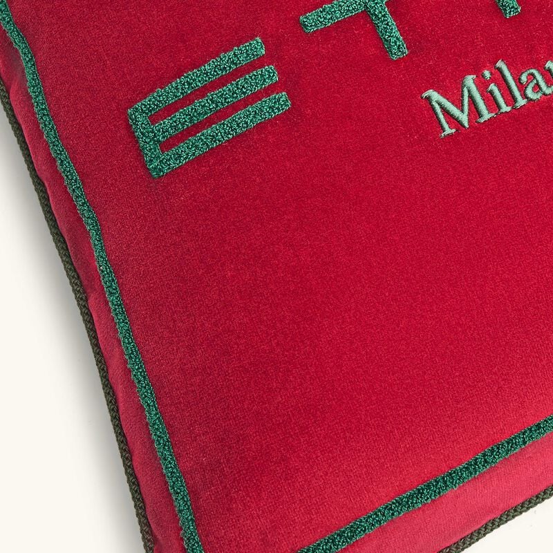 وسادة سبونج المطرزة باللون الأحمر إيترو وسادة سبونج المطرزة باللون الأحمر