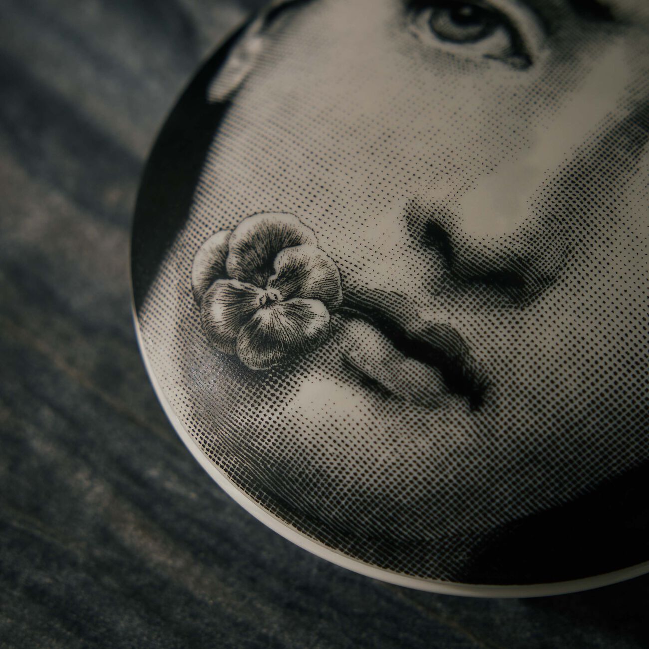 fornasetti tema e variazioni no 137 round box