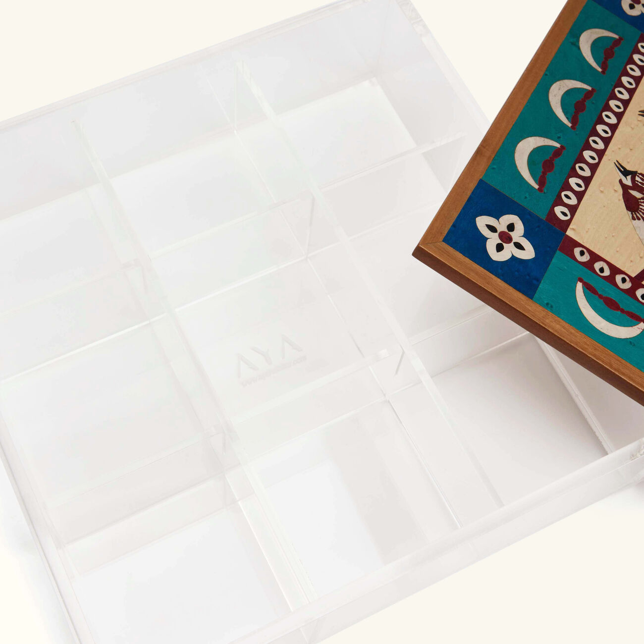 علبة رطب زرقاء آيا ذا أرت أوڤ ليڤينغ علبة رطب زرقاء