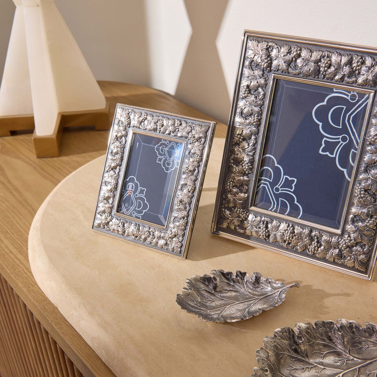 بوتشيلاتي وعاء على شكل ورقة بلوط بحجم صغير