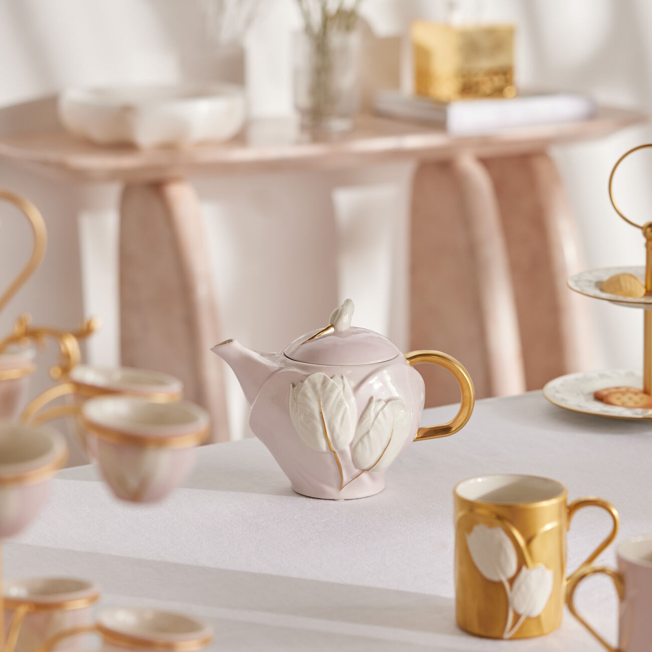 villari tulip coffee pot pink