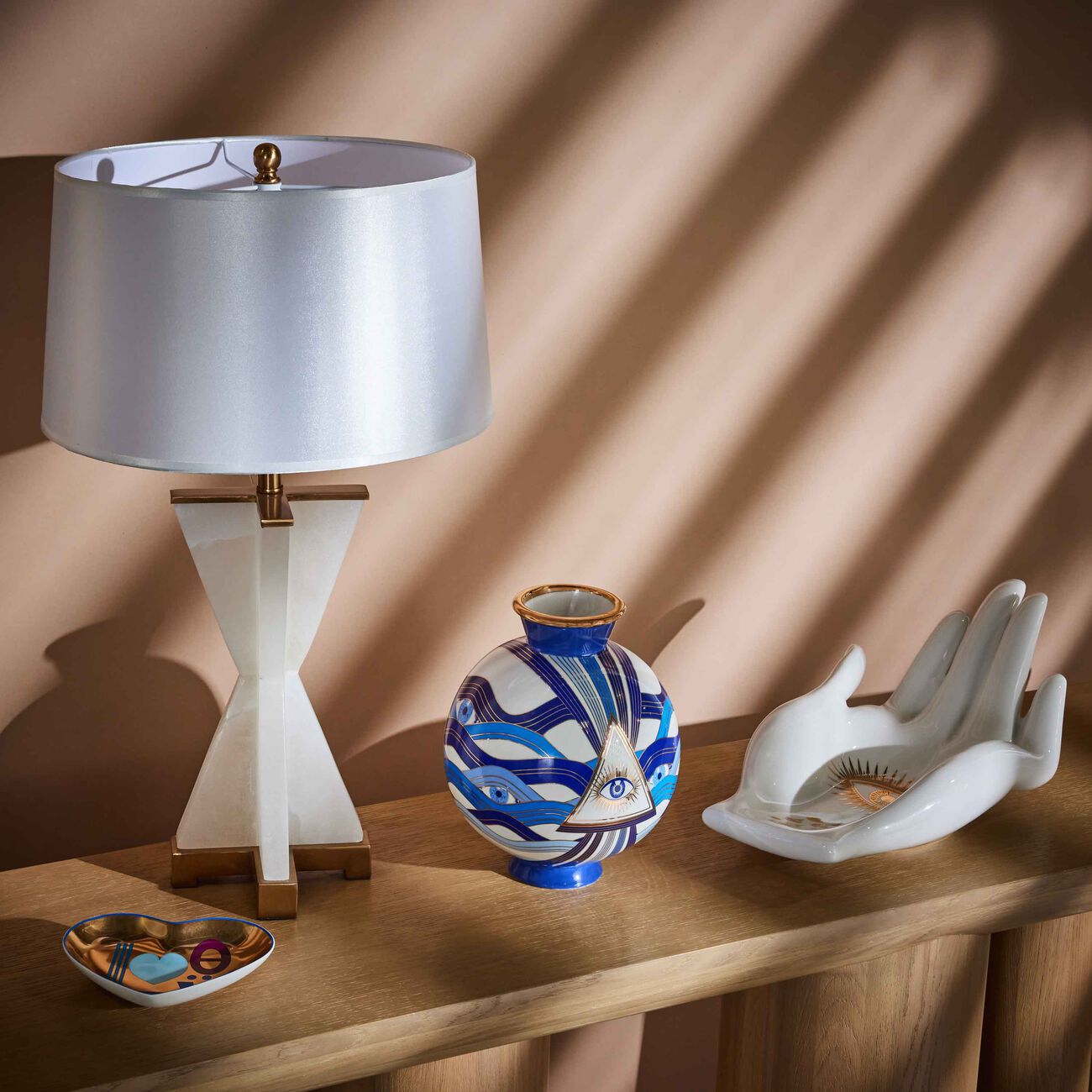 جوناثان أدلر مزهرية دراغيست آي زرقاء