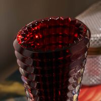 مزهرية آي دائرية صغيرة حمراء باكارا مزهرية آي دائرية صغيرة حمراء