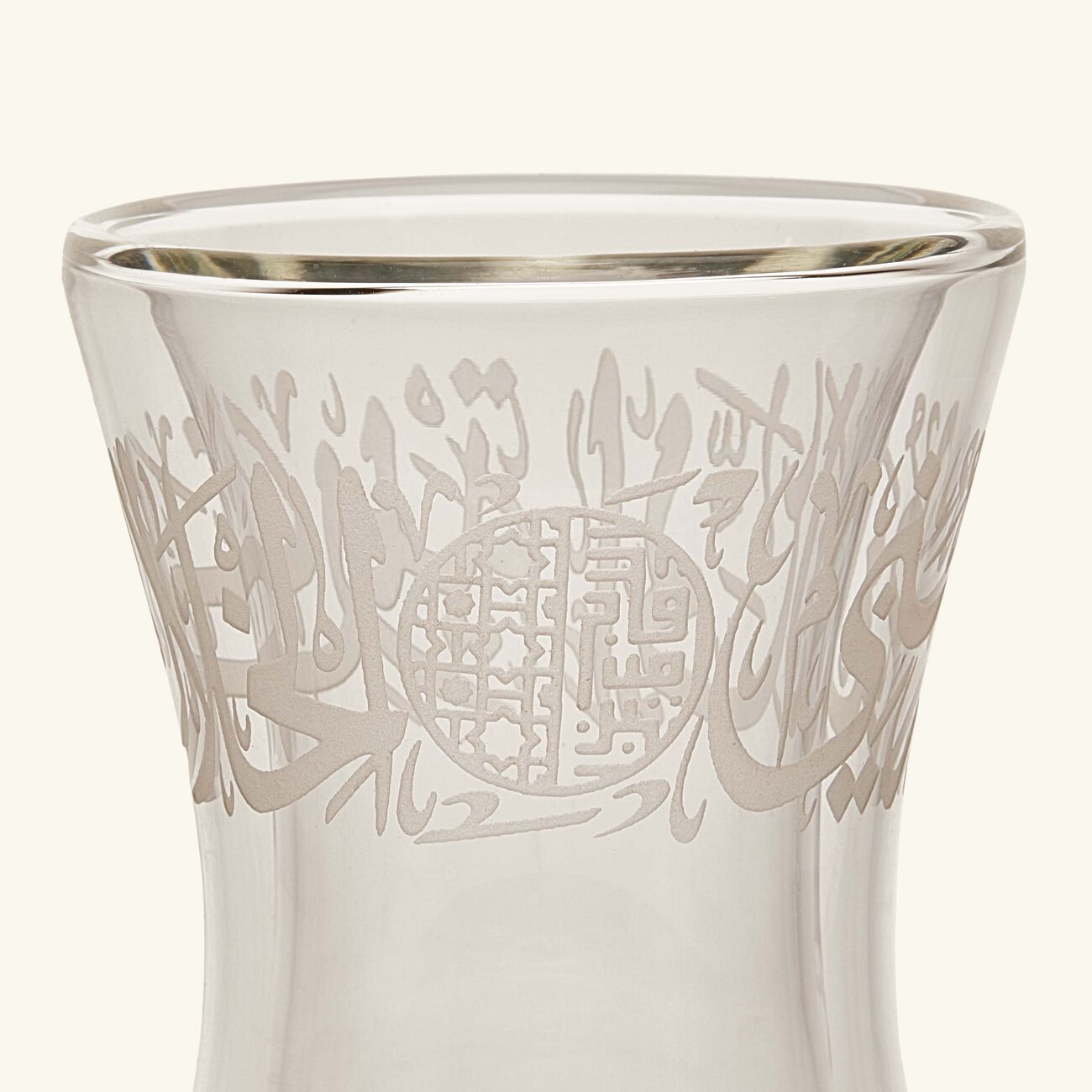 دملاج طقم  ثلث  المؤلف من 6 فناجين للشاي مع صحونها بتصميم شفاف