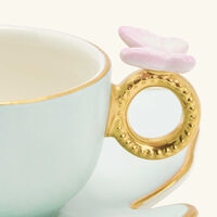 فنجان القهوة باترفلاي مع صحنه أزرق فيلاري فنجان القهوة باترفلاي مع صحنه أزرق