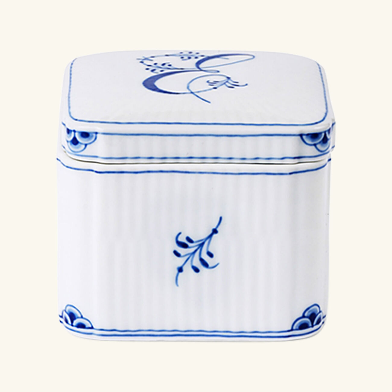 royal copenhagen alphabet collection e bonbonniere box white