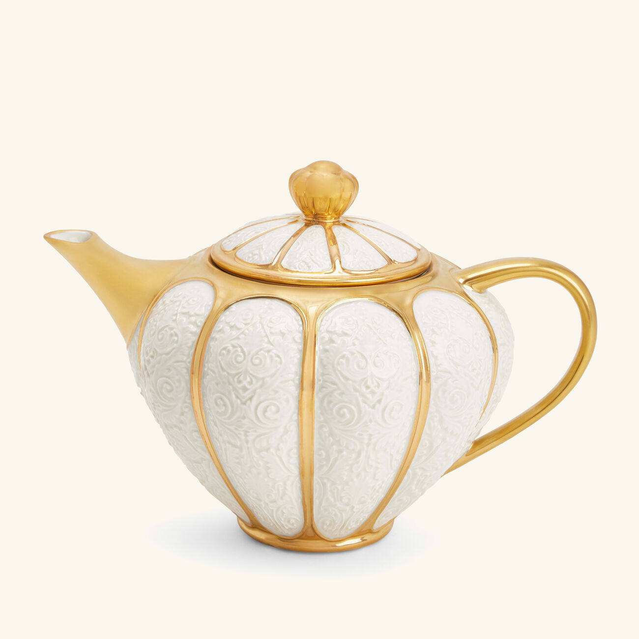 villari amour tea pot white