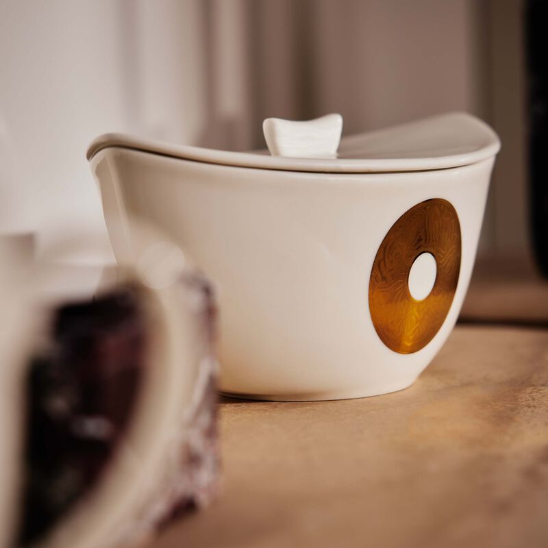 dimlaj qamar serving pot with lid white 23cm