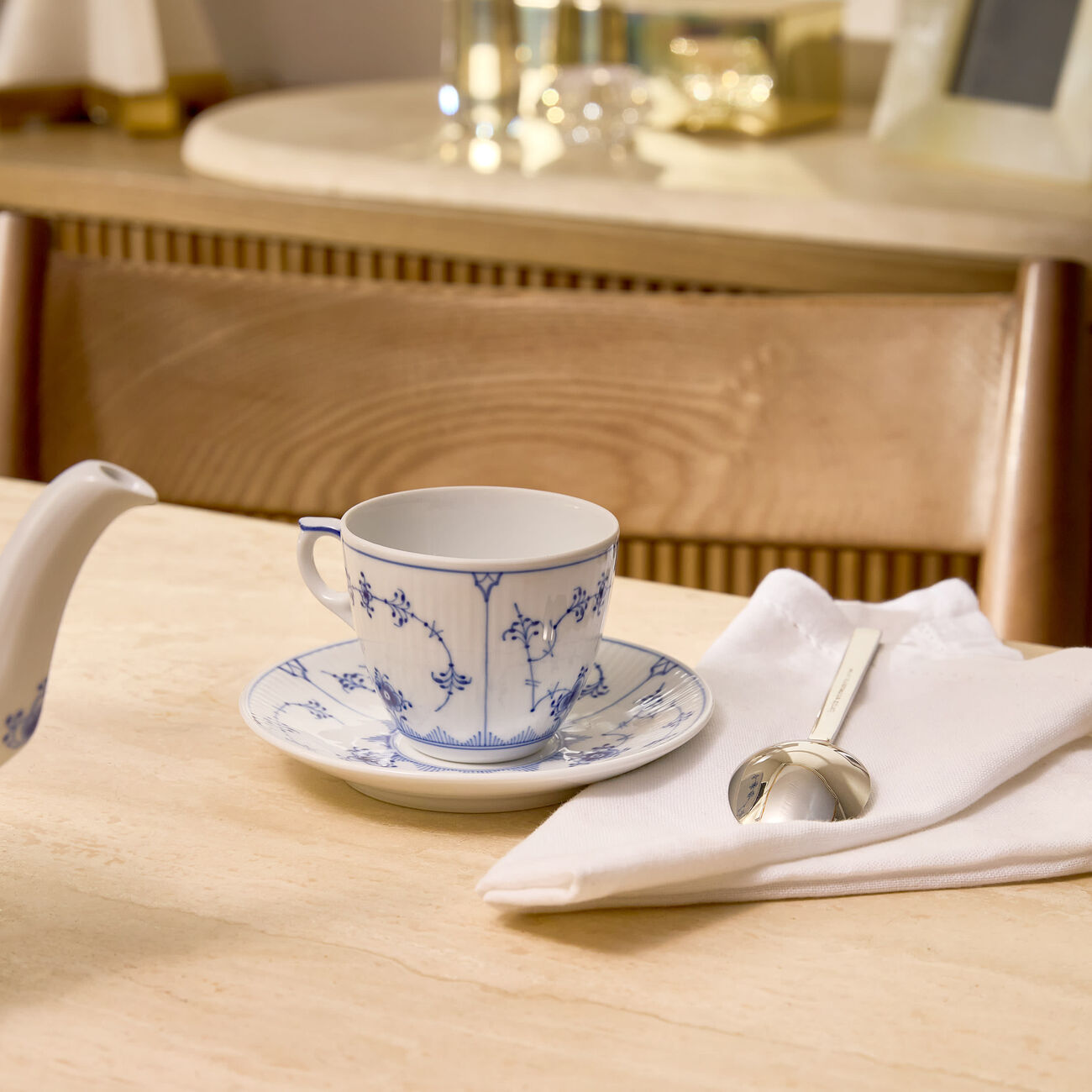 رويال كوبنهاغن فنجان القهوة مع صحنه بلو فلوتد