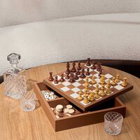 جيوبانيارا صندوق الألعاب الثلاثي   الشطرنج، الداما، والدومينو