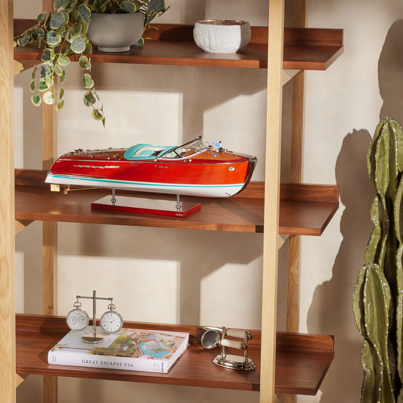 نموذج مصغر عن قارب ريفا ترايتون سوبر مودل كبير بني كياد نموذج مصغر عن قارب ريفا ترايتون سوبر مودل كبير بني