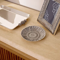 وعاء على شكل زهرة دوار الشمس فضي بحجم متوسط بوتشيلاتي وعاء على شكل زهرة دوار الشمس فضي بحجم متوسط