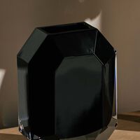 baccarat octogone vase small black
