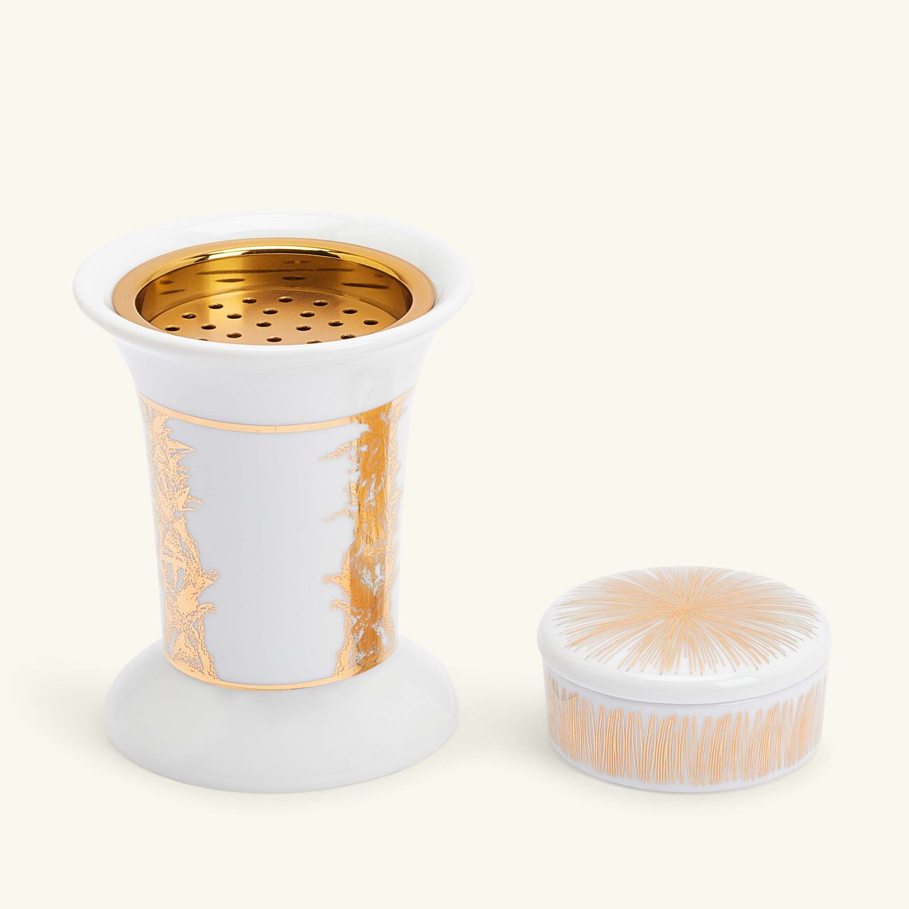 طقم مؤلف من مبخرة تمرة بالتعاون مع رزان العزوني وعلبة للحلى والمجوهرات صلصال طقم مؤلف من مبخرة تمرة بالتعاون مع رزان العزوني وعلبة للحلى والمجوهرات