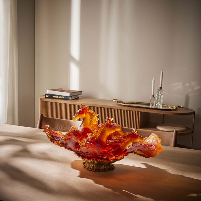 دوم قطعة ديكور مركزية كافالكيد برتقالية محدودة الإصدار