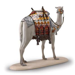 Camel Figurine Gloss, medium
