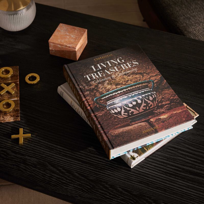 كتاب كنوز أوزبكستان الحيّة: احتفاءً بالإتقان الحرفي 33x25 سم آسولين كتاب كنوز أوزبكستان الحيّة احتفاءً بالإتقان الحرفي 33x25 سم