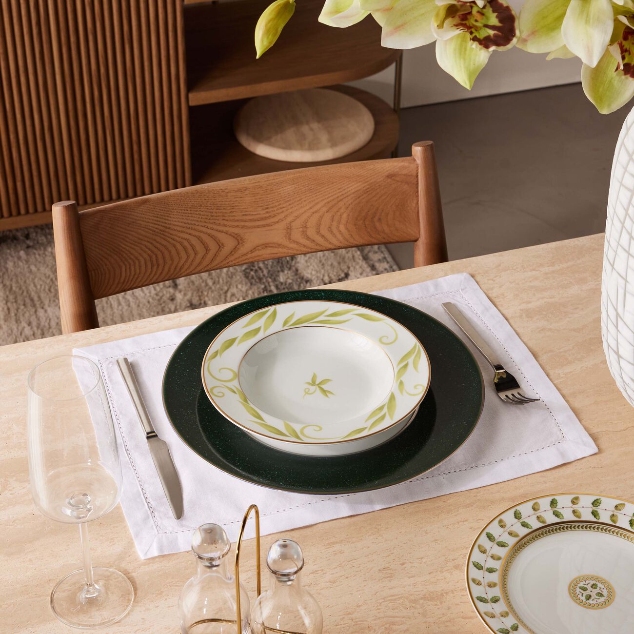 bernardaud vert marais service plate round black