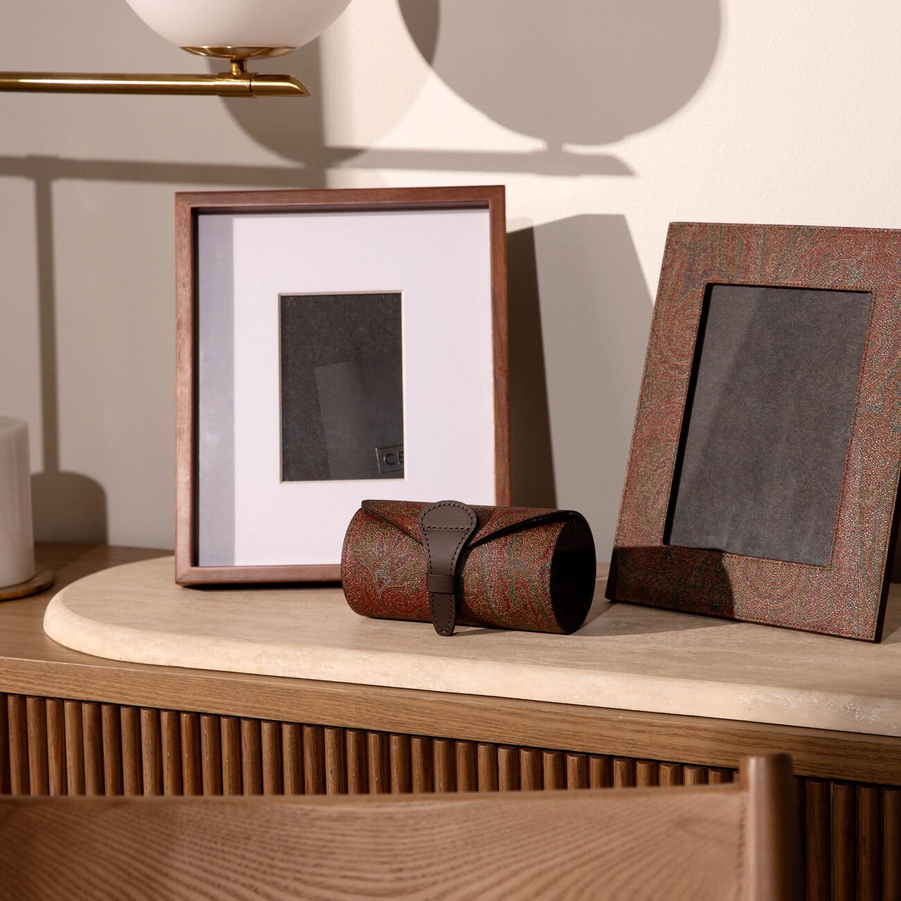 علبة الساعات أرنيكا باللون البني إيترو علبة الساعات أرنيكا باللون البني