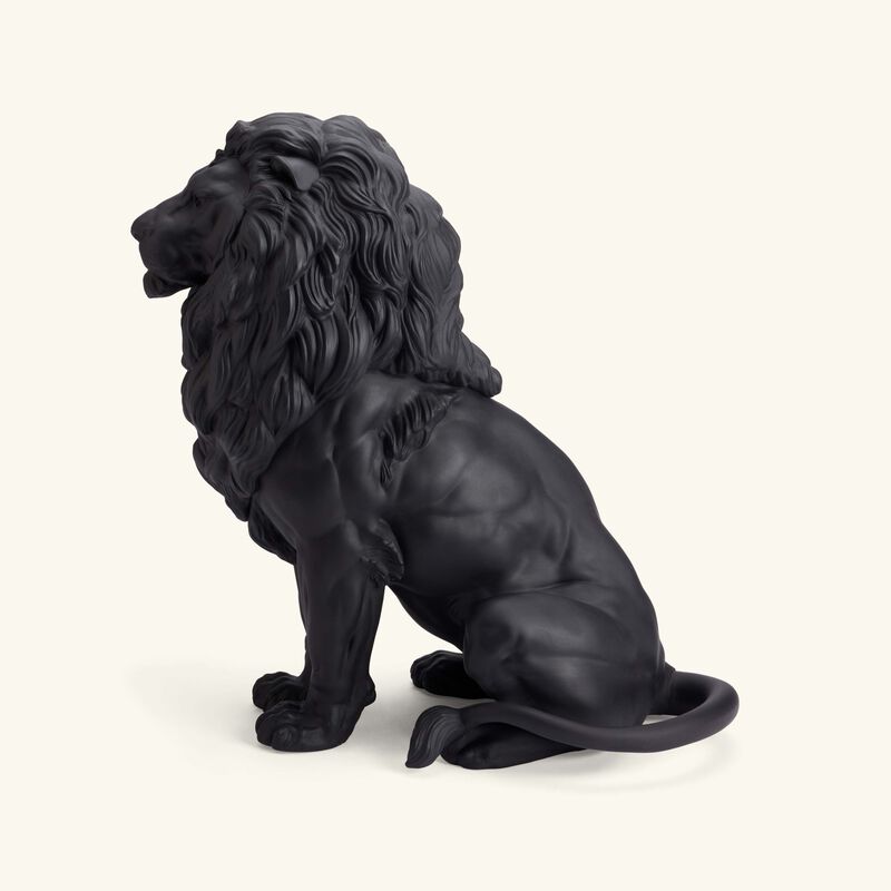 منحوتة الأسد المهيب الكبيرة باللون الأسود large