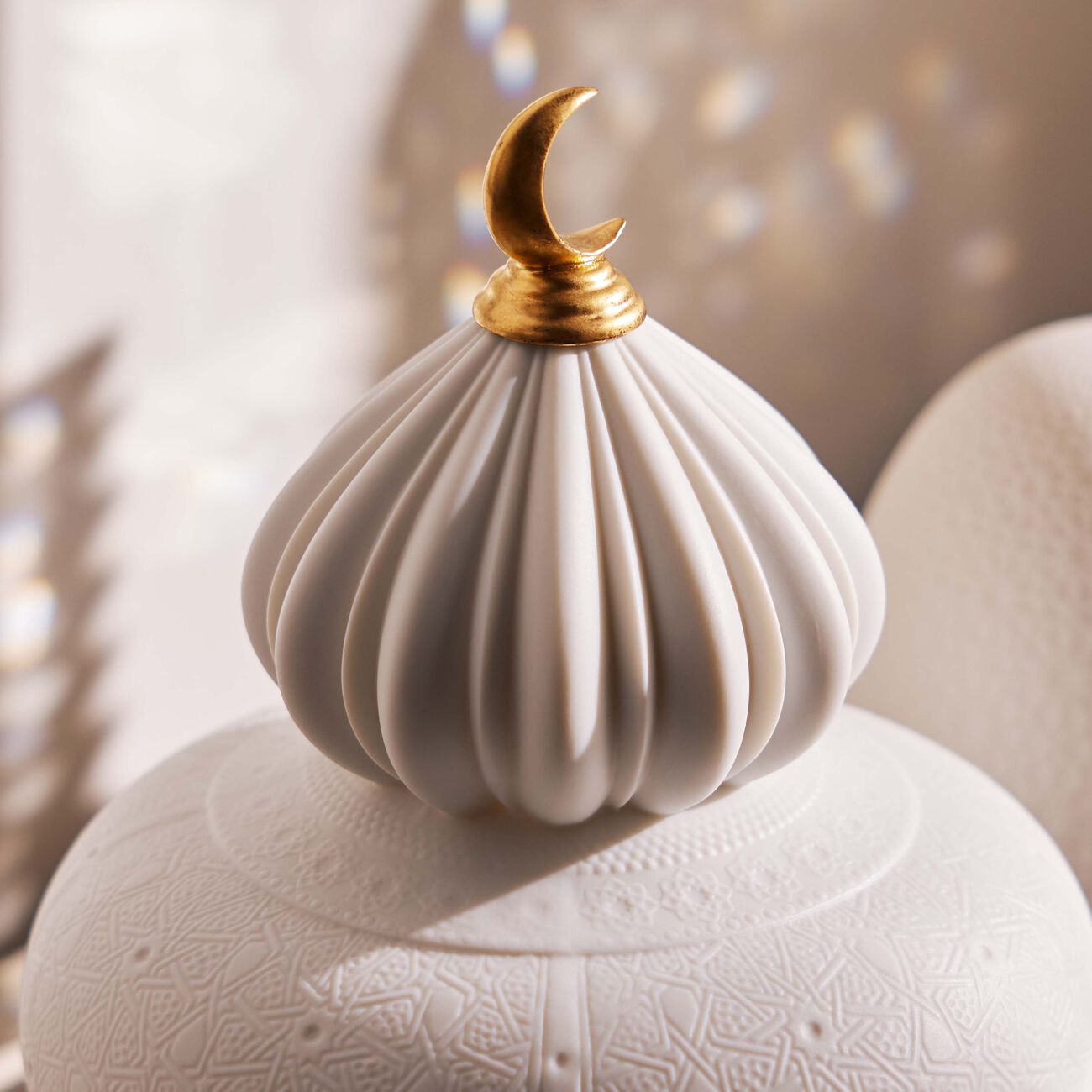 لادرو مصباح ماجستيك نايتس لاسلكي باللون البني