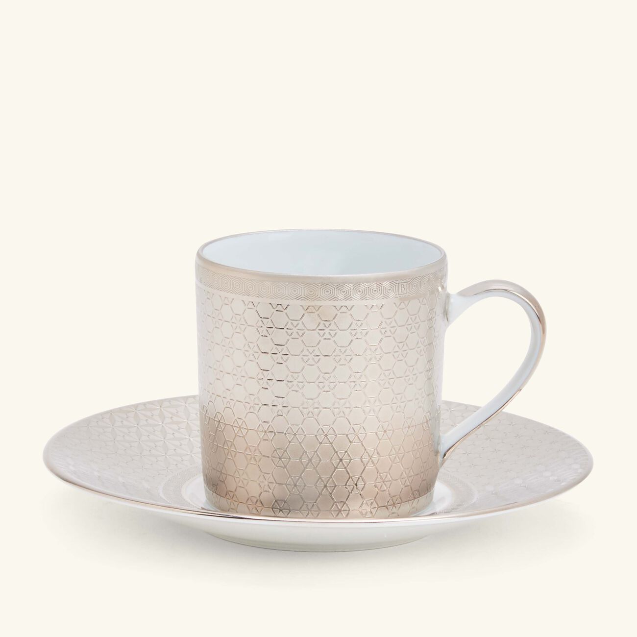 برناردو طقم ديفاين مؤلف من 4 فناجين للقهوة مع صحونها باللون الأبيض