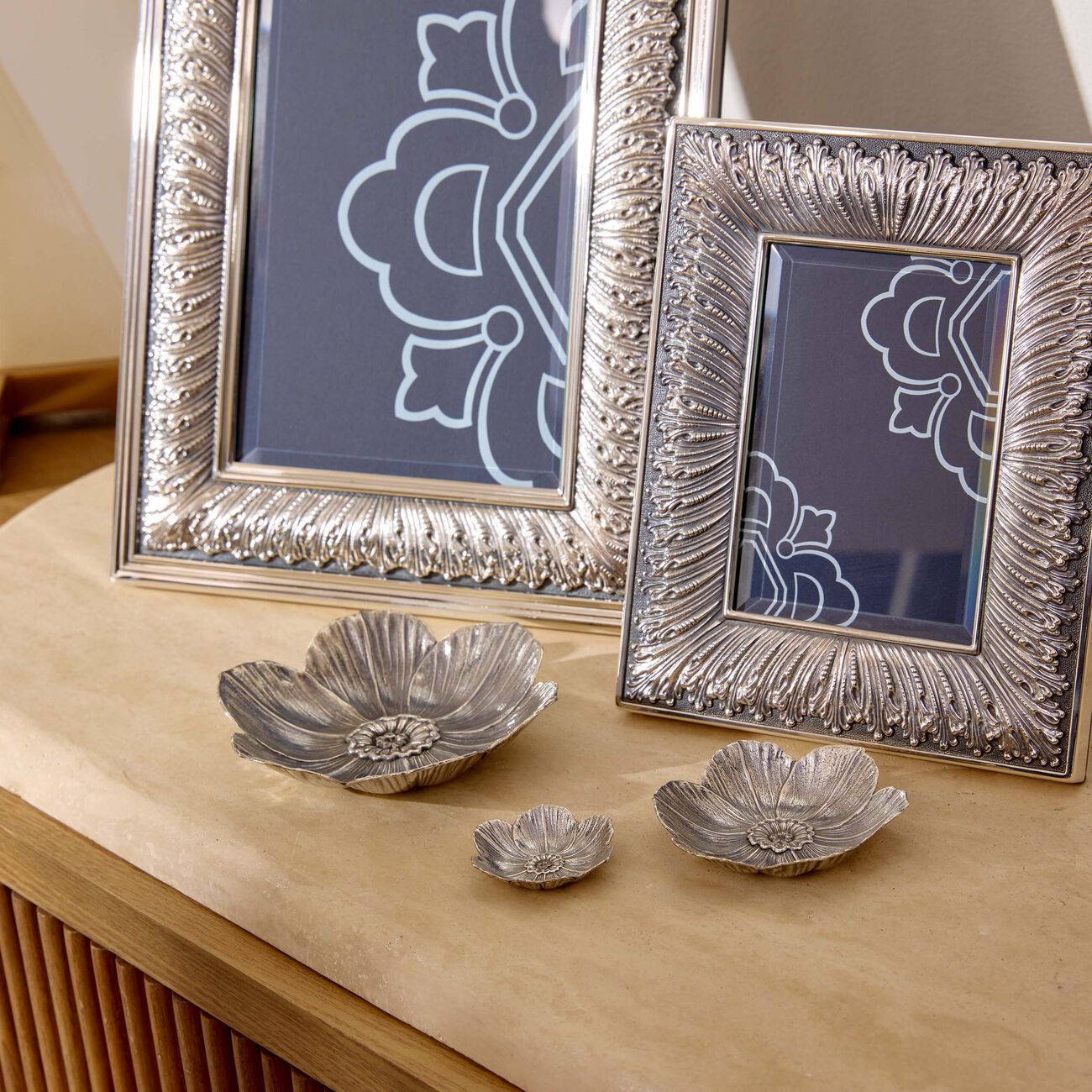 بوتشيلاتي وعاء على شكل زهرة النرجس فضي بحجم صغير جدًا