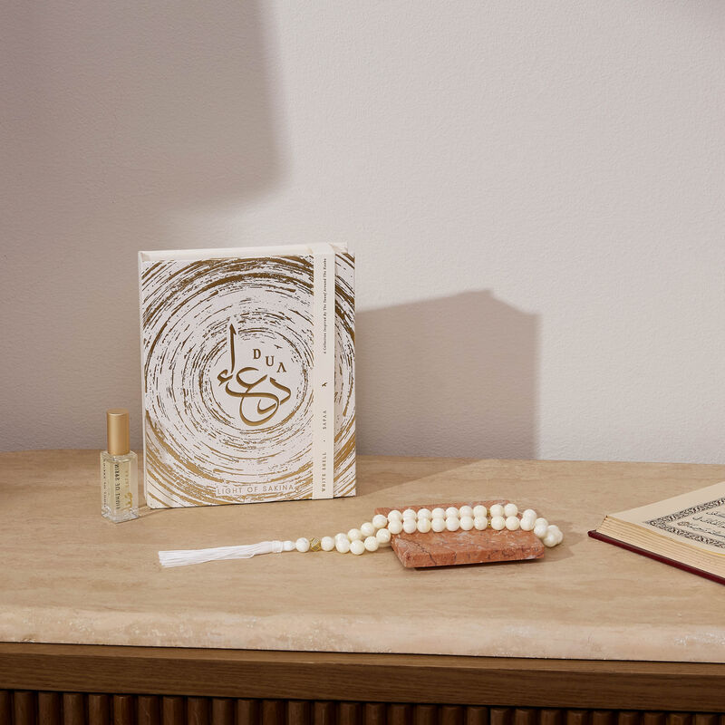 Safaa White Shell Misbaha & Fragrance Set light of sakina safaa white shell misbaha fragrance set