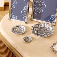 وعاء على شكل زهرة الجاردينيا فضي بحجم متوسط بوتشيلاتي وعاء على شكل زهرة الجاردينيا فضي بحجم متوسط