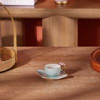 فنجان القهوة باترفلاي مع صحنه أزرق فيلاري فنجان القهوة باترفلاي مع صحنه أزرق