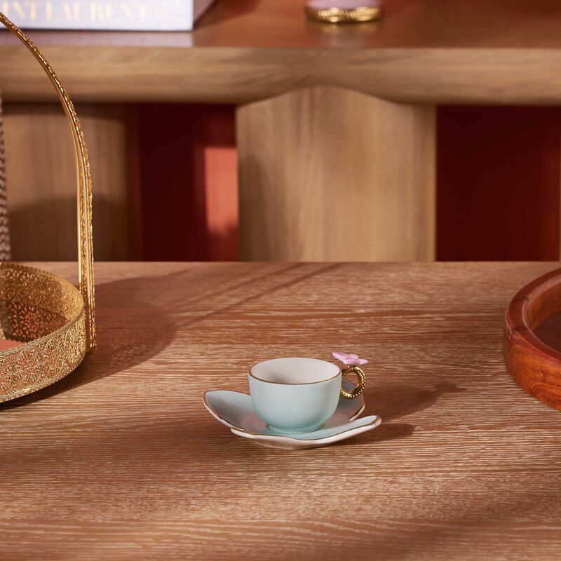 فنجان القهوة باترفلاي مع صحنه أزرق فيلاري فنجان القهوة باترفلاي مع صحنه أزرق