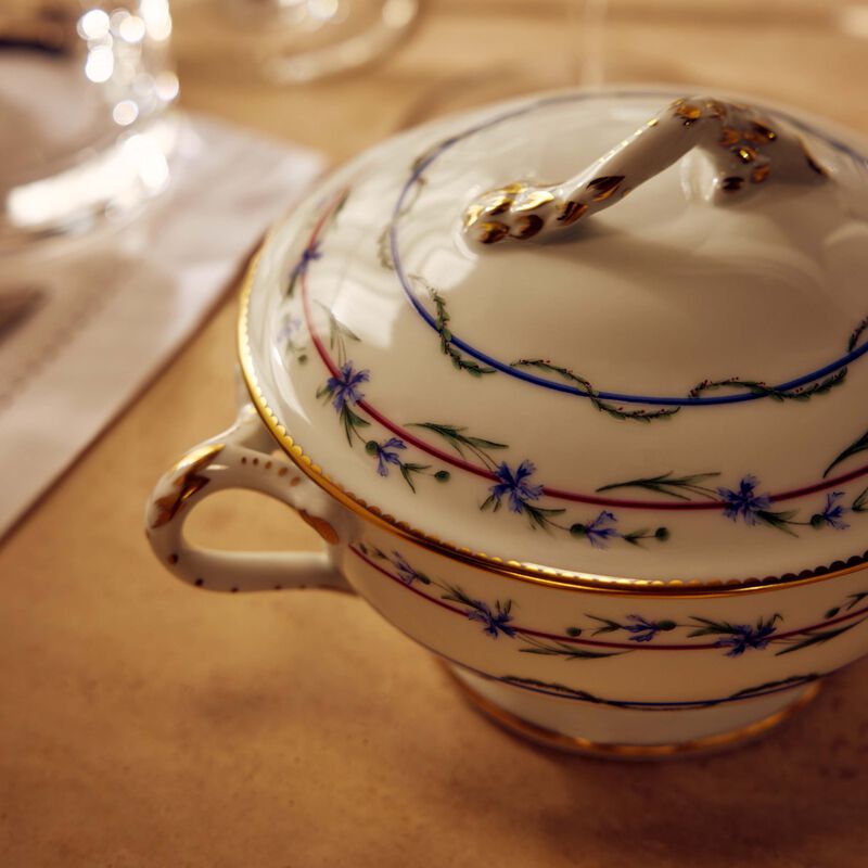 وعاء الصلصات لو جوبليه دو روي أبيض برناردو وعاء الصلصات لو جوبليه دو روي أبيض