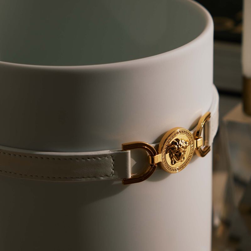 مزهرية ميدوزا 95 مستديرة صغيرة باللون الأبيض فيرساتشي مزهرية ميدوزا 95 مستديرة صغيرة باللون الأبيض