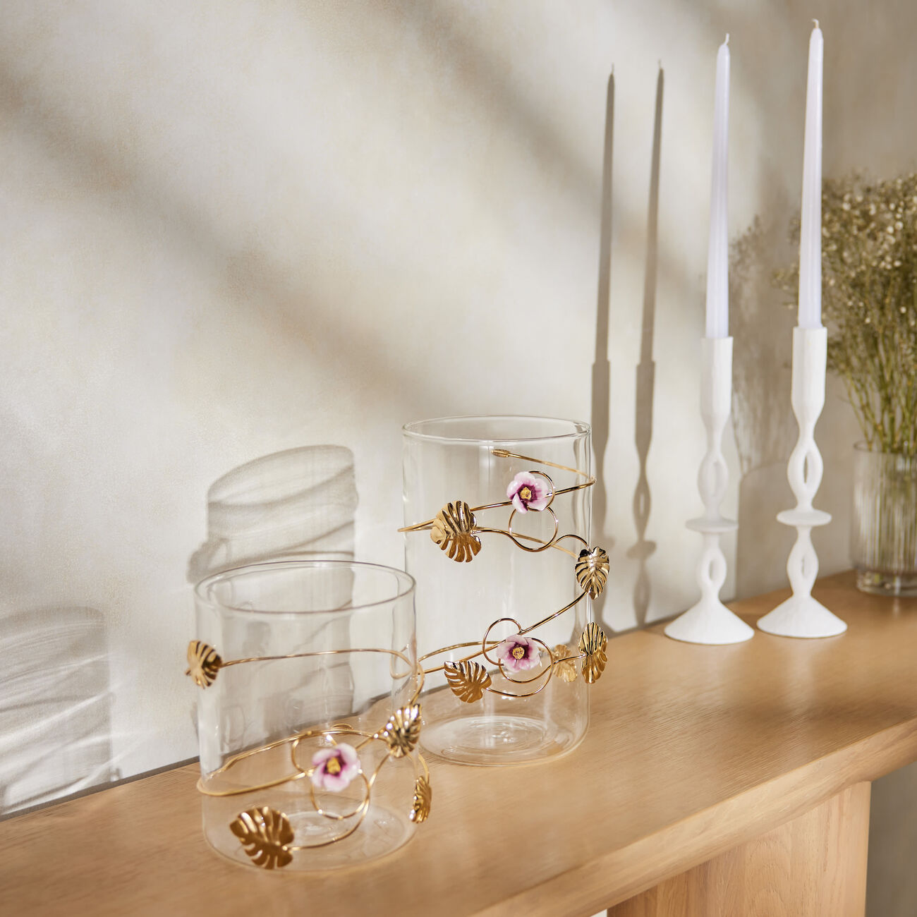 villari ibiscus candle holder