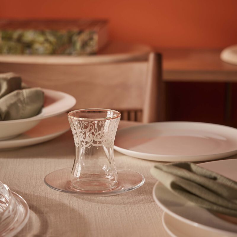 دملاج طقم  ثلث  المؤلف من 6 فناجين للشاي مع صحونها بتصميم شفاف