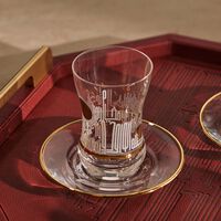 دملاج طقم حياة المؤلف من 6 فناجين عربية للشاي مع صحونها باللون الذهبي