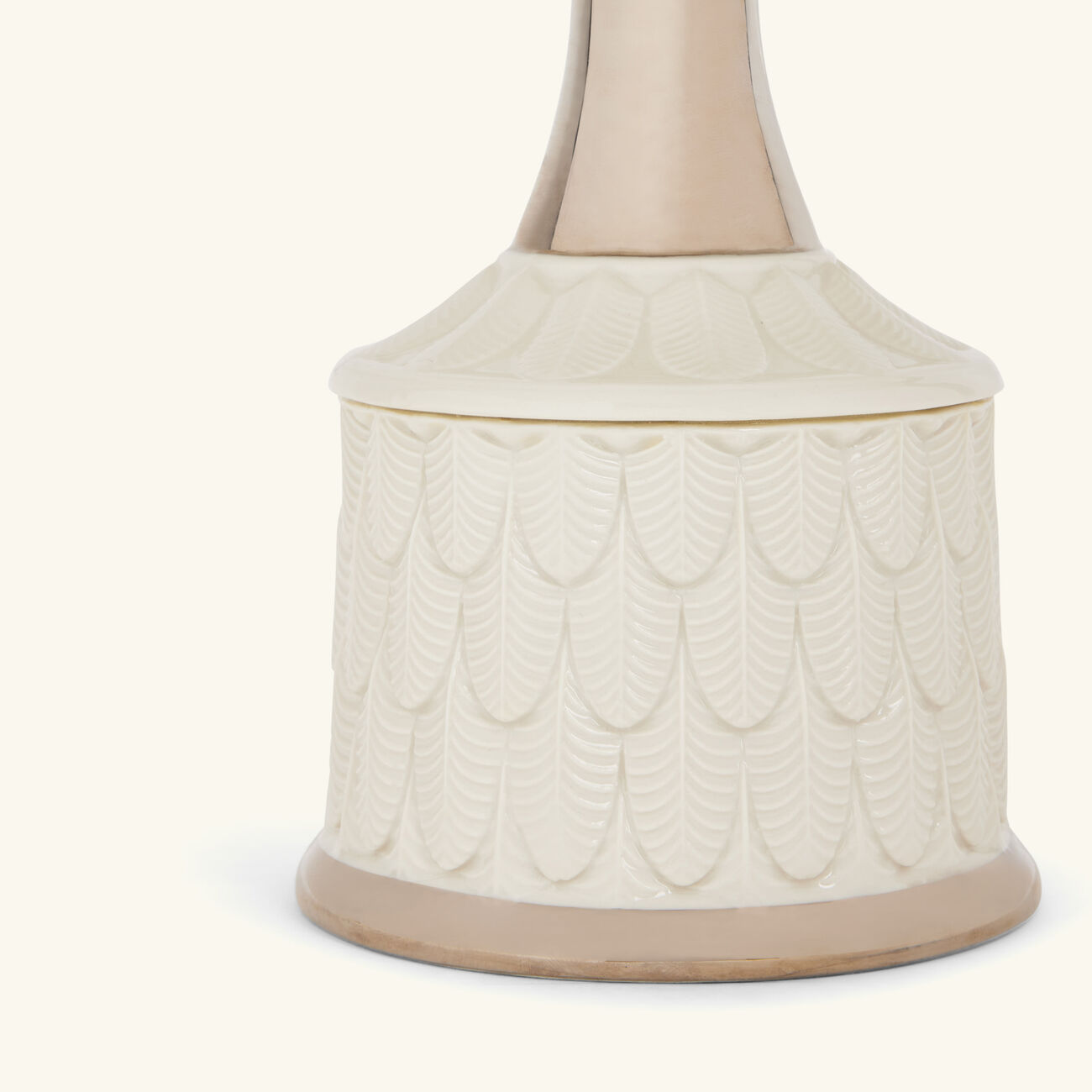 villari peacock cake stand